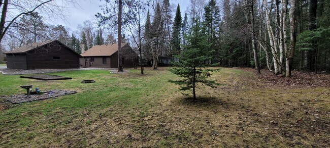 Building Photo - Fully Furnished 3 Bedroom Cabin