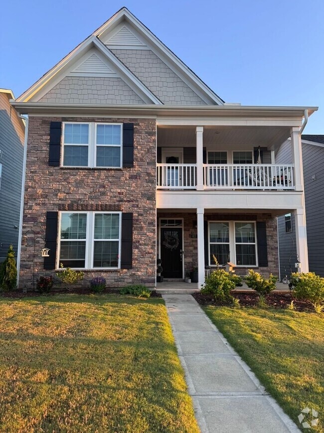 Building Photo - Spacious 4BR Single Family House with swim...