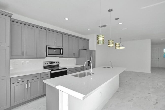 Building Photo - Gorgeous New 3 bedroom 2.5 Townhouse in Deerfield Beach, Sandpiper Pointe (2 Story)