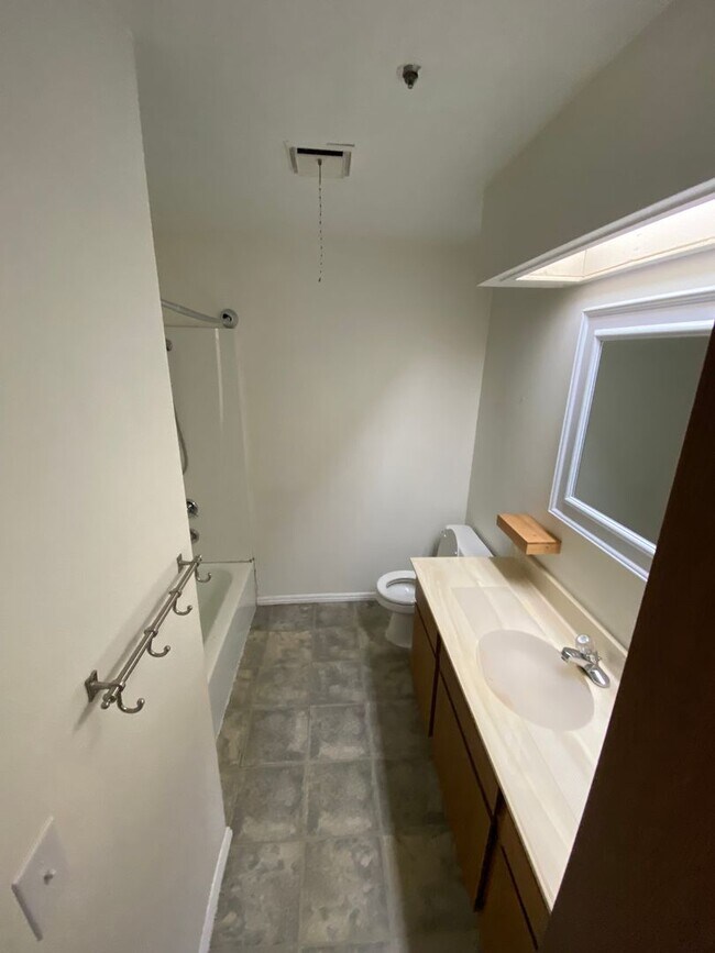 Building Photo - 2230 Exposition Dr