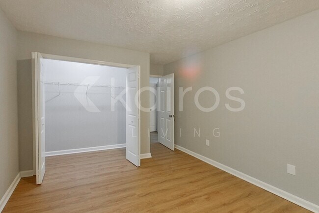 Building Photo - 401 Beaver Pointe Dr