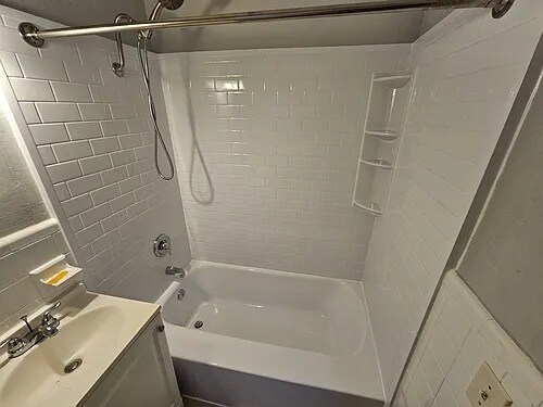 Building Photo - 1711 Washington St