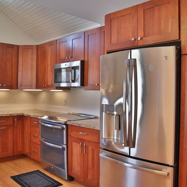 Building Photo - 192 Slater Ave