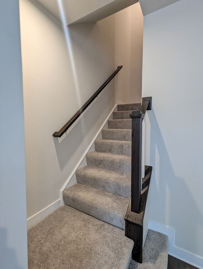Building Photo - New Build (never lived in) townhouse avail...