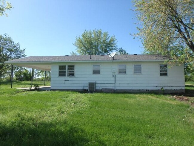 Building Photo - Nice 3 Bedroom Country House!