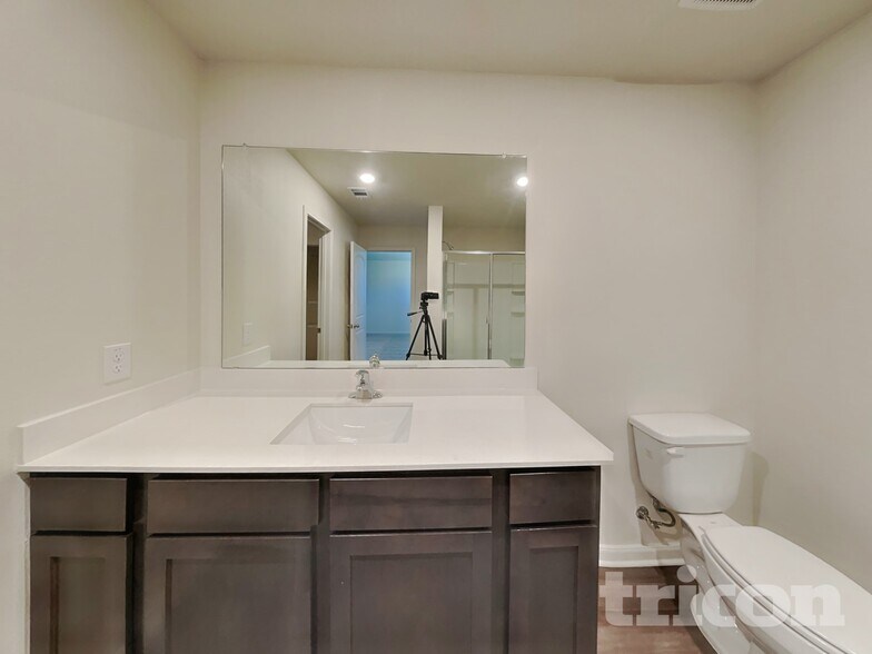 Building Photo - 837 Mallorie Ln