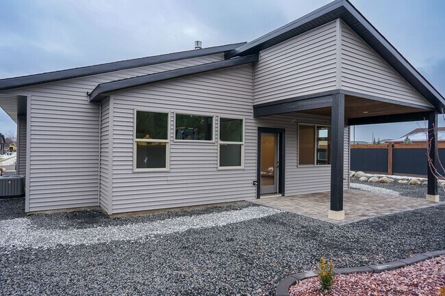 Building Photo - 14066 Rainier Loop