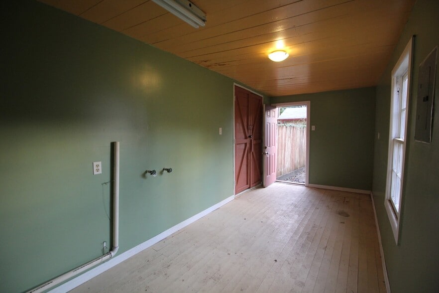 Building Photo - 139 Thomas Jefferson Dr