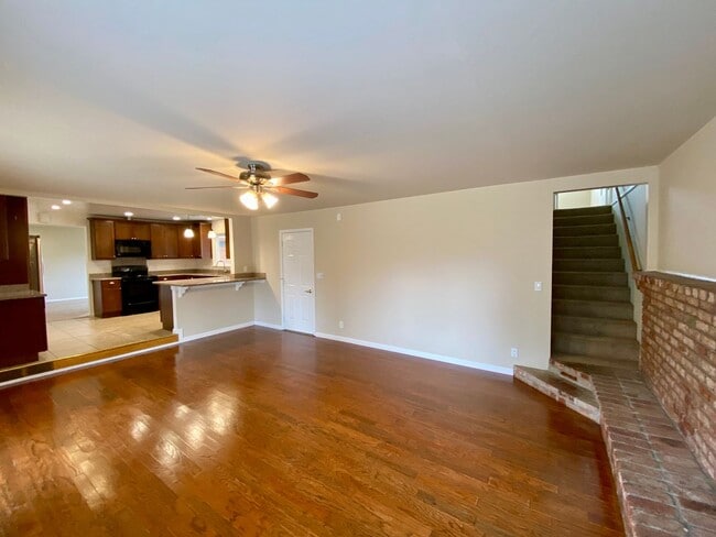 Building Photo - Quiet and Comfortable West San Jose Home