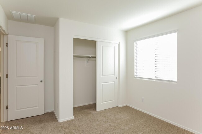 Building Photo - 9004 S 254th Dr