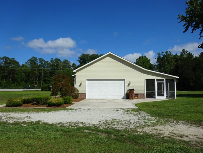 Building Photo - Beautiful 3BR/2Bath with Bonus Room!