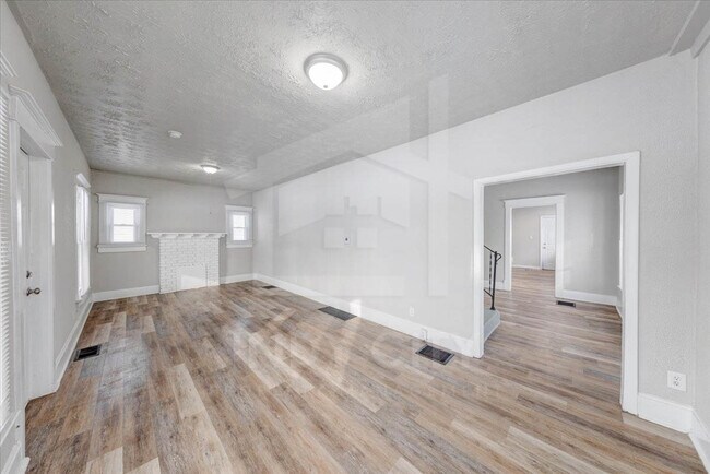 Building Photo - 3437 N Sherman Dr