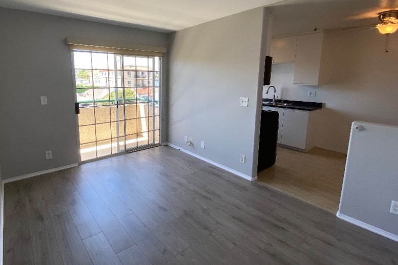 Living room - 3861 Vinton Ave