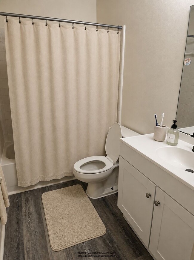 Building Photo - Southbrooke condo
