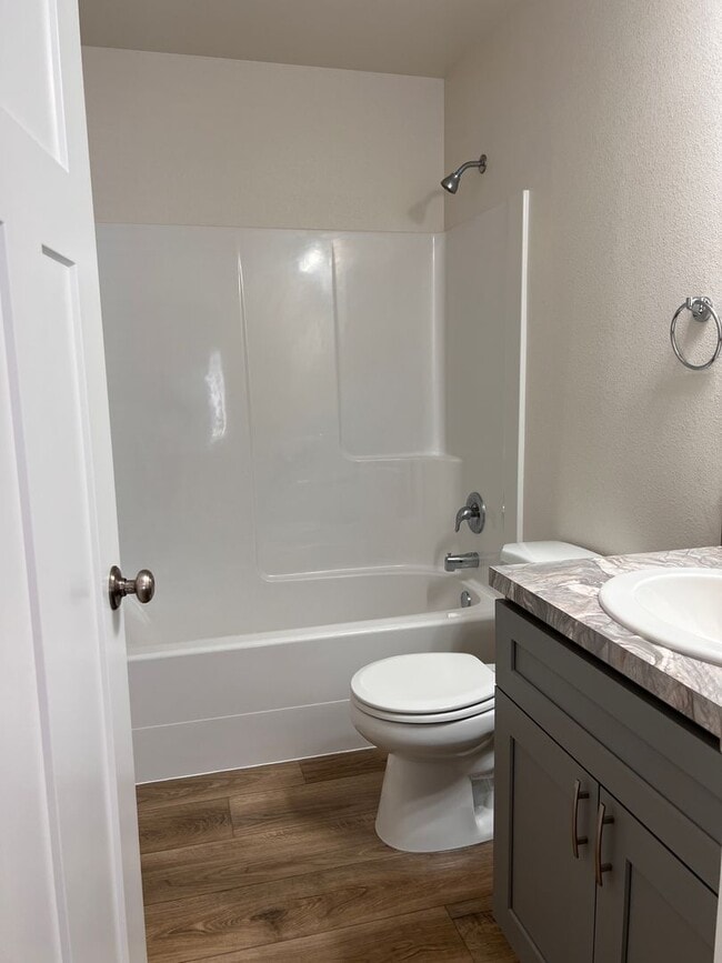 Building Photo - Newer Construction Home!!