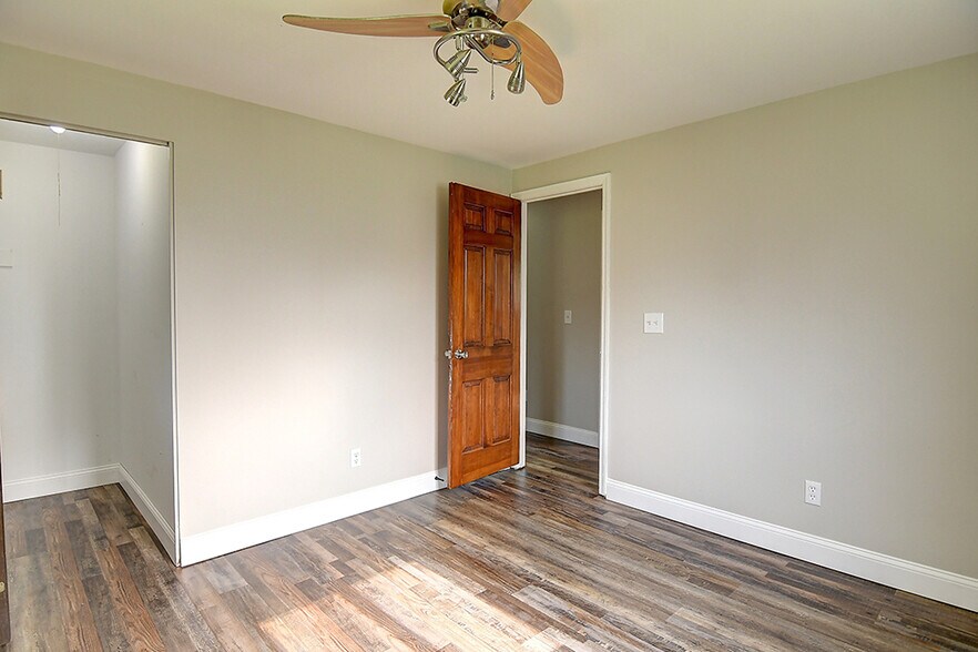 Building Photo - 7371 Cedar Knolls Dr