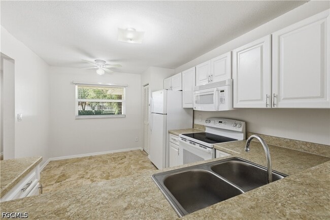 Building Photo - 600 Squire Cir