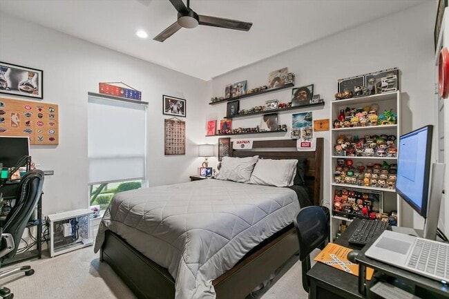 Building Photo - 809 Meadowbend Loop S