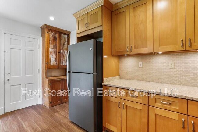 Building Photo - 720 Northern Ave