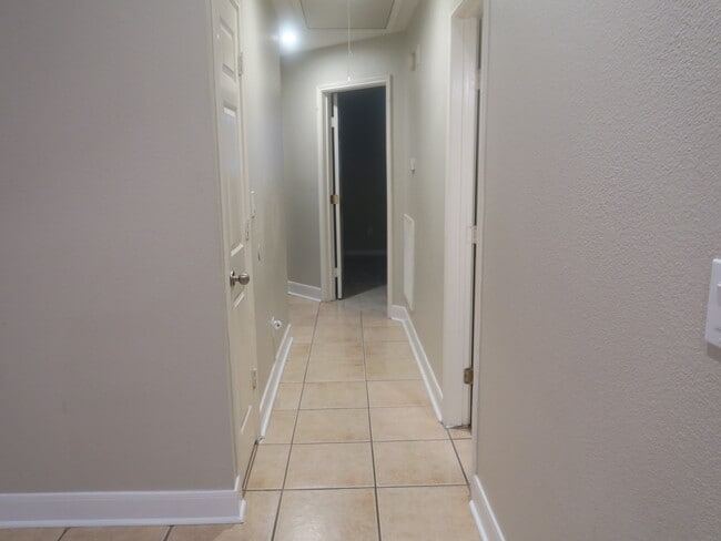 Building Photo - 1606 Quail Run