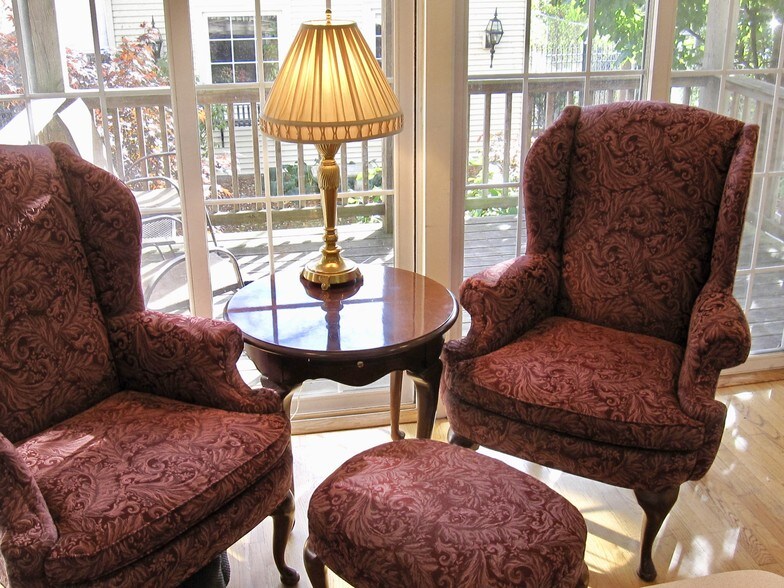 Building Photo - 734 Mulford St