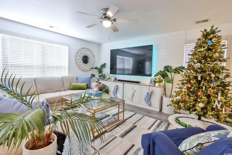 Building Photo - 843 67th Ave N