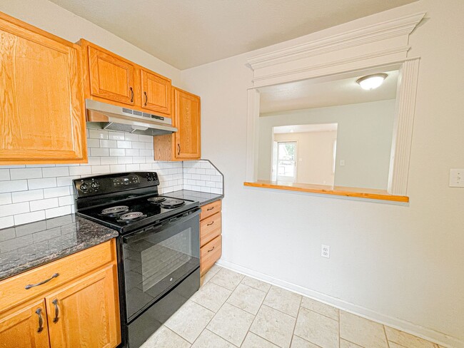 Building Photo - MOVE IN READY! Updated 2 Bed - 1 Bath NW OKC!