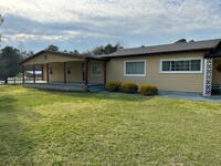 Building Photo - 170 Loop Rd