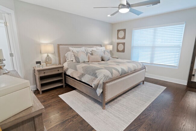 Master Bedroom - 2509A Solon Dr