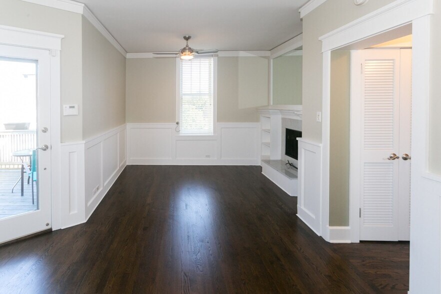 Building Photo - 3614 N Bosworth Ave