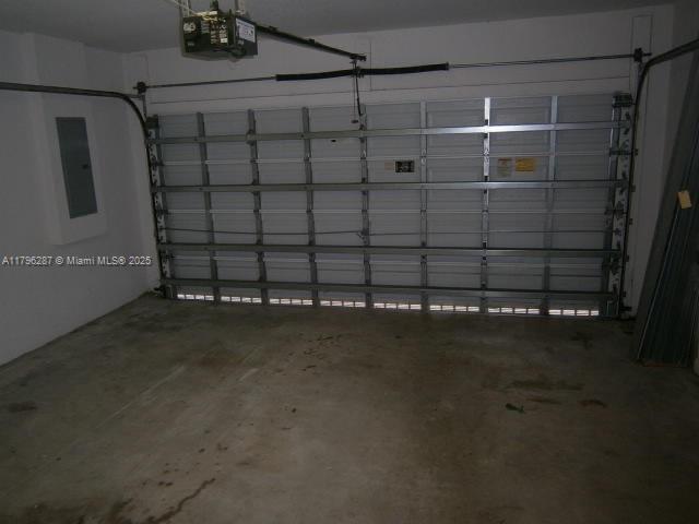 Building Photo - 2302 Center Stone Ln