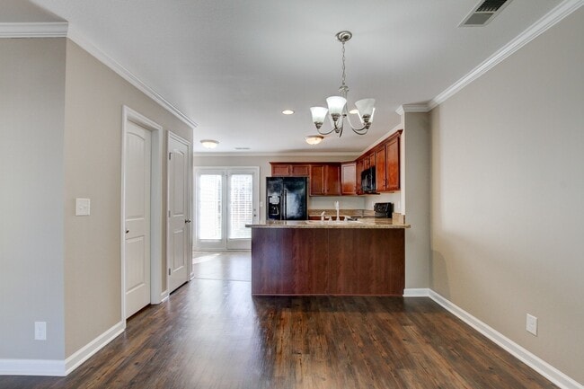 Building Photo - 322 Sam Houston Cir