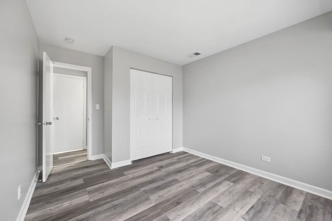 Building Photo - 73 Century Dr