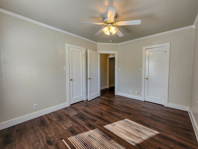 Building Photo - Newly Renovated 3 bedroom 1 bath home in Shawnee