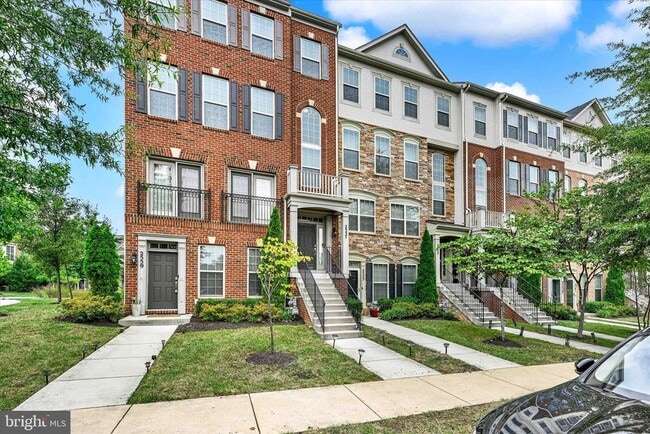 Building Photo - 2557 Campus Way N