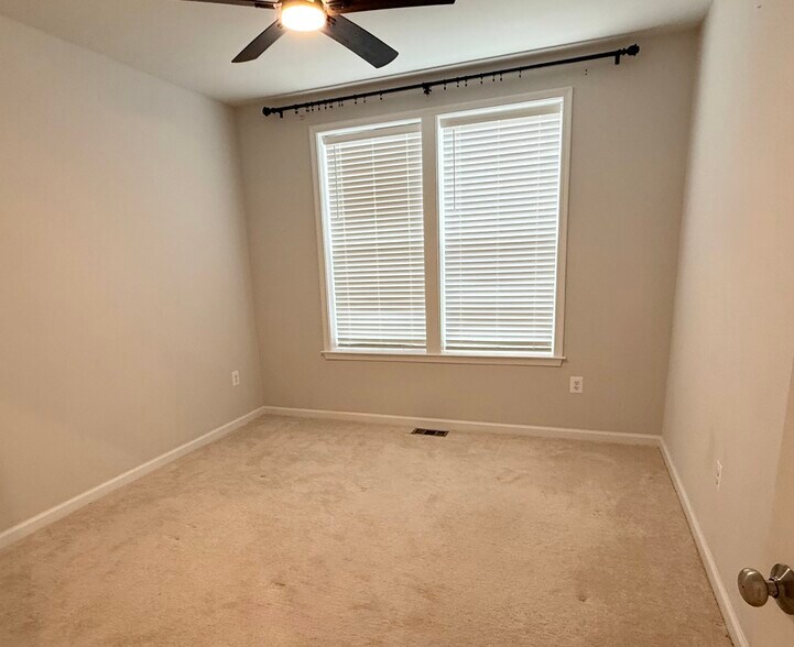 Building Photo - 803 Haversack Hunt Way