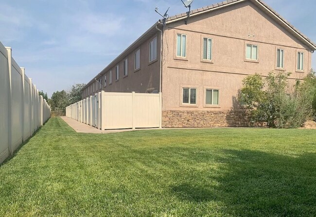 Fenced in grass area - 2422 S River Rd