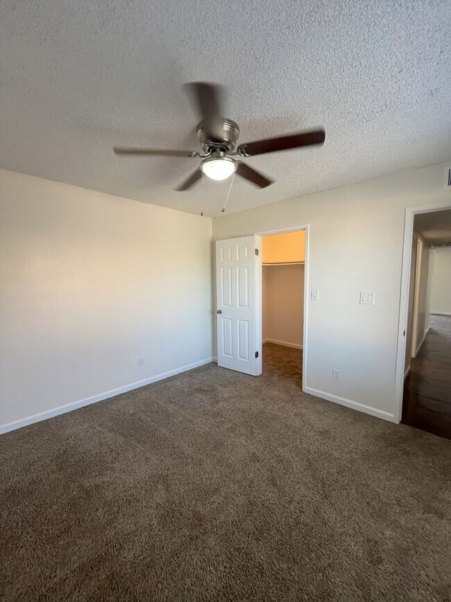 Building Photo - Upstairs Unit!! Under New Management!! Und...
