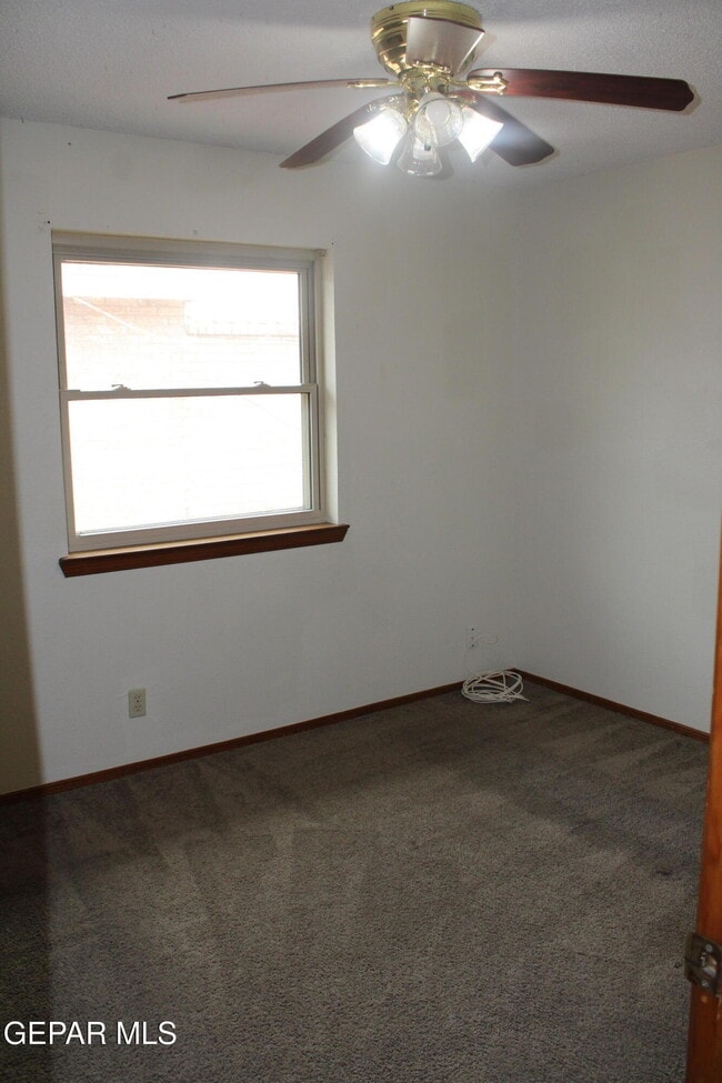Building Photo - 11550 James Grant Dr