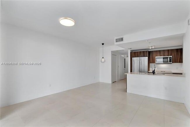 Building Photo - 488 NE 18th St