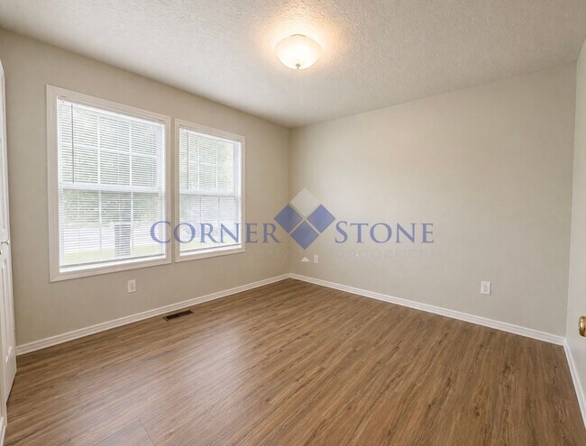 Building Photo - 907 Aspen Grove St