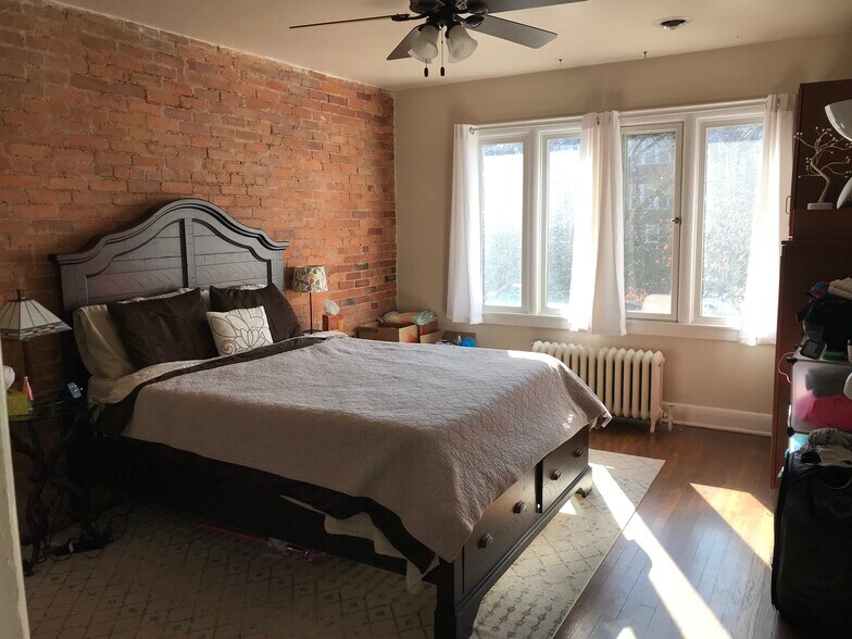 Building Photo - 5539 Beacon St