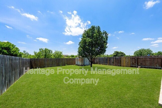 Building Photo - 9302 Mare Country