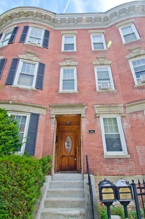 Building Photo - 94 Florida St