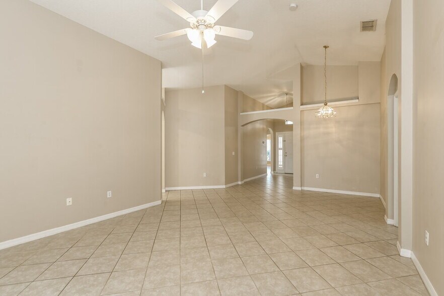 Building Photo - 16623 Rising Star Dr