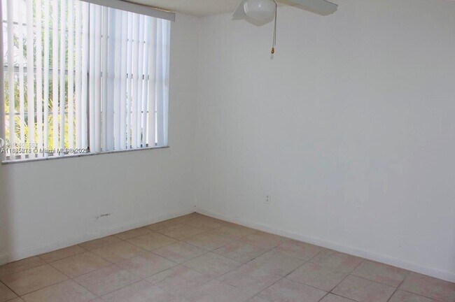 Building Photo - 486 NW 165th St