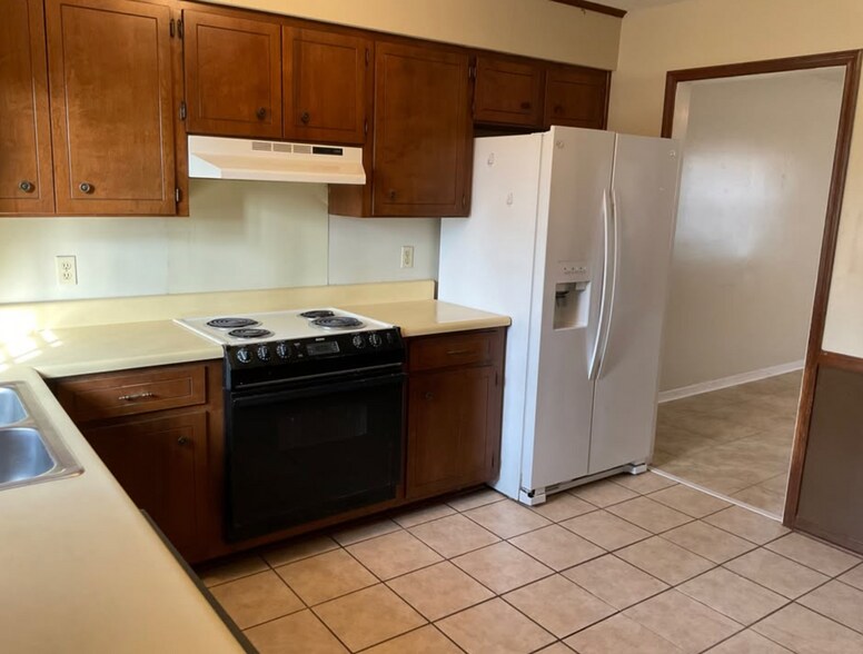 Building Photo - 103 Colebrook Ct