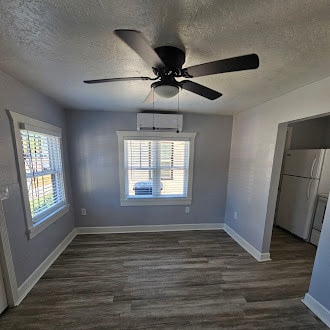 201-3 living room/bedroom - 16th Ave Apartments