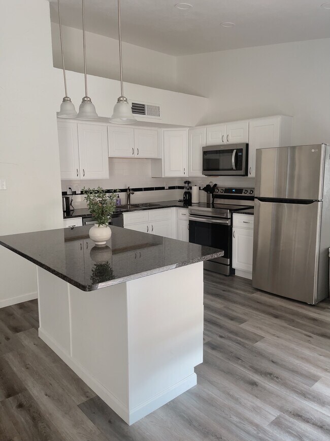 Building Photo - 7104 Elliot Ct