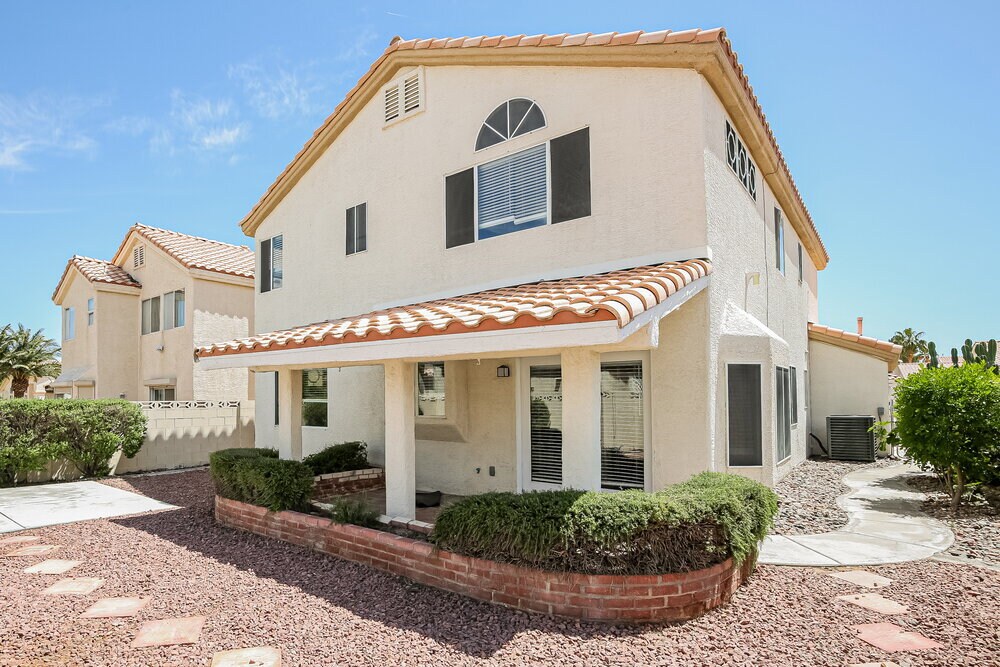 Building Photo - 1832 Fan Fare Dr